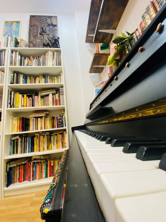 Tráfico de Libros Lavapies. Librería con Piano Madrid